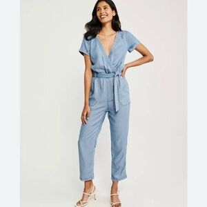 Abercrombie & Fitch Utility jumpsuit women’s size small
